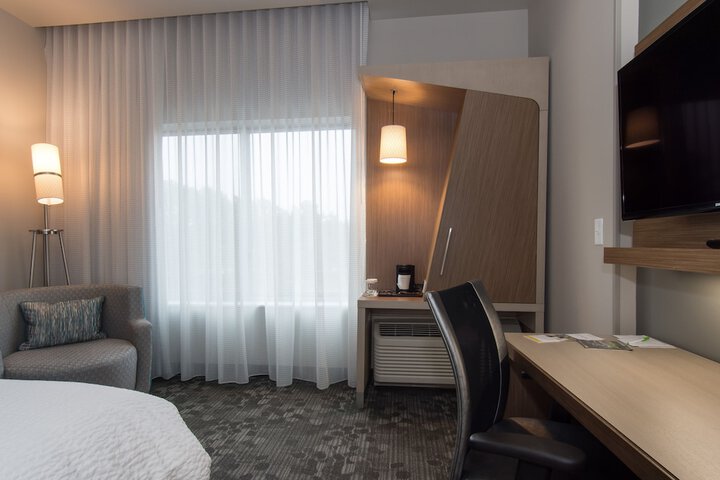 Room 16 of 44