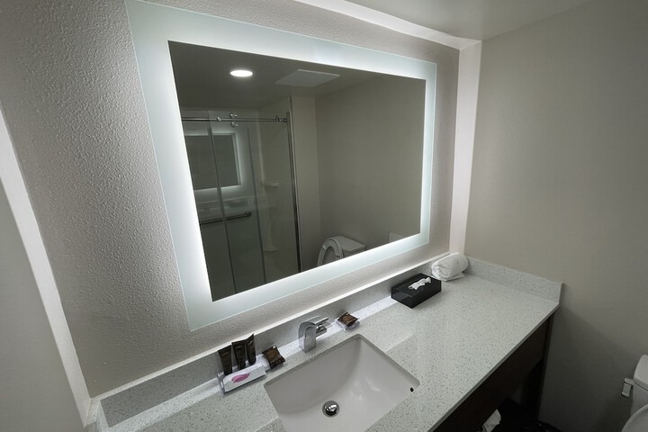 Room 8 of 30