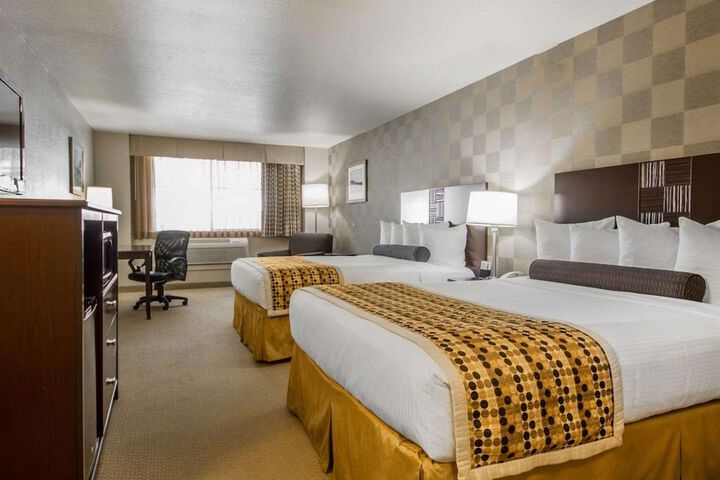Room 33 of 53