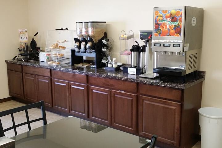 Breakfast/Coffee Service 39 of 47