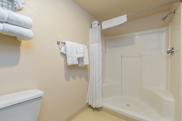 Room 7 of 33