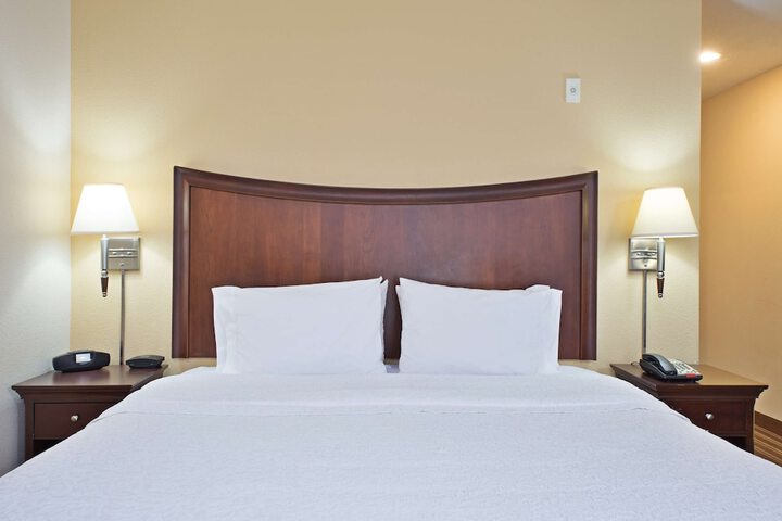 Room 13 of 42