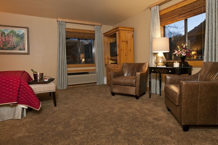Room 11 of 25