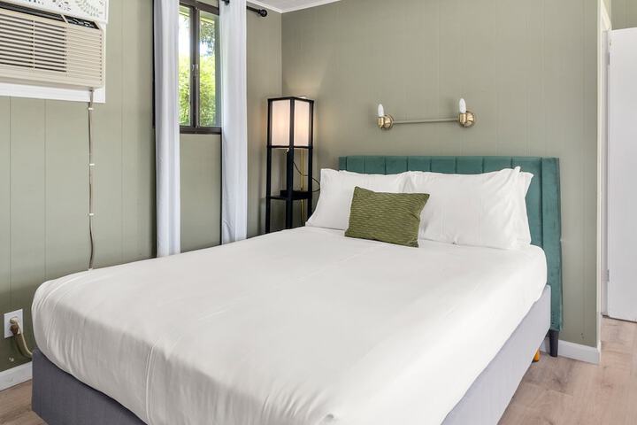 CedarWood Inn