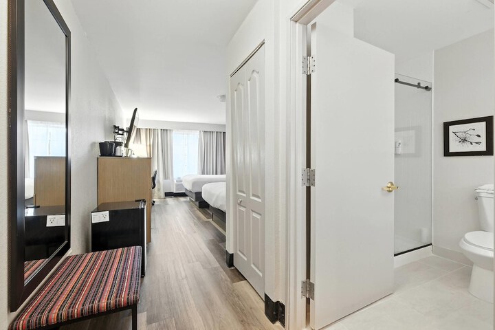 Country Inn & Suites by Radisson Merrillville, IN
