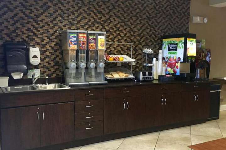 Breakfast/Coffee Service 13 of 15