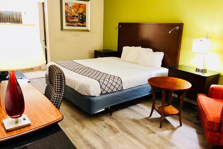 Room 9 of 29