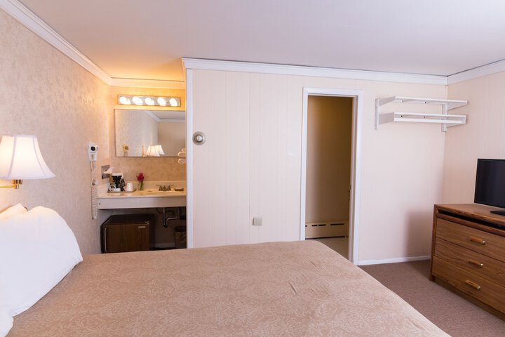 Room 42 of 75