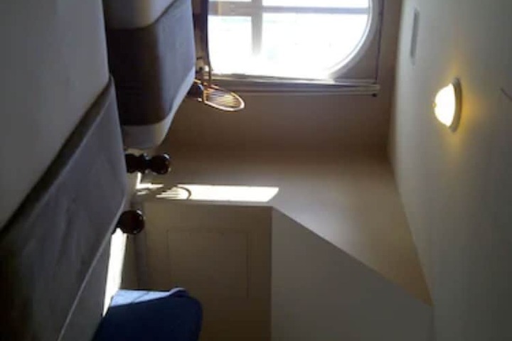 Room 62 of 82