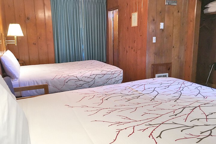 Room 118 of 183