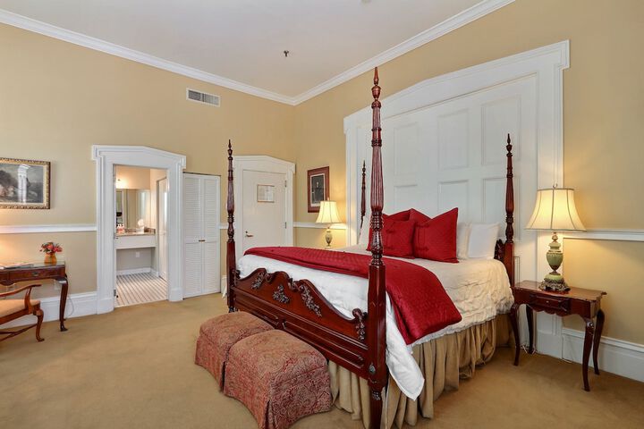 Room 90 of 170