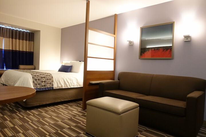 Room 33 of 42