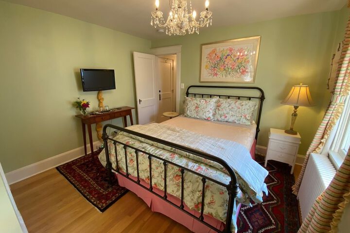 Room 45 of 104