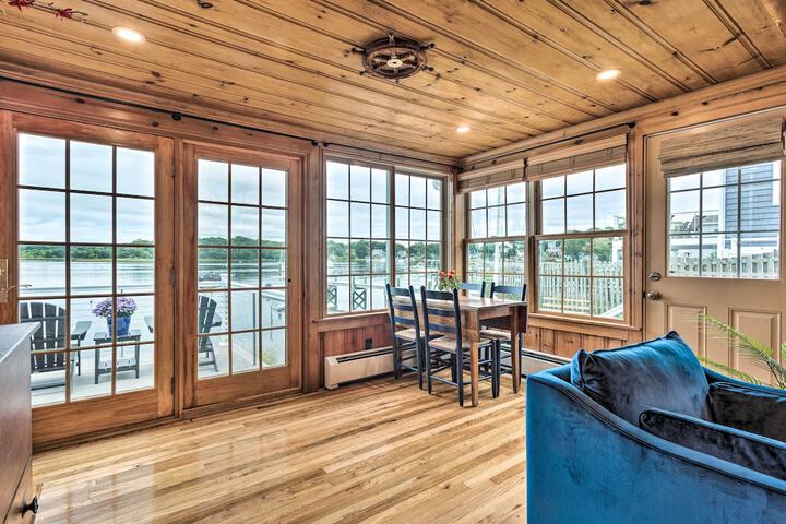 Charming Bristol Cottage w / Private Beach!
