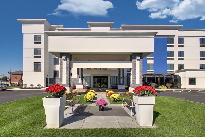 Hotel 2 of 77