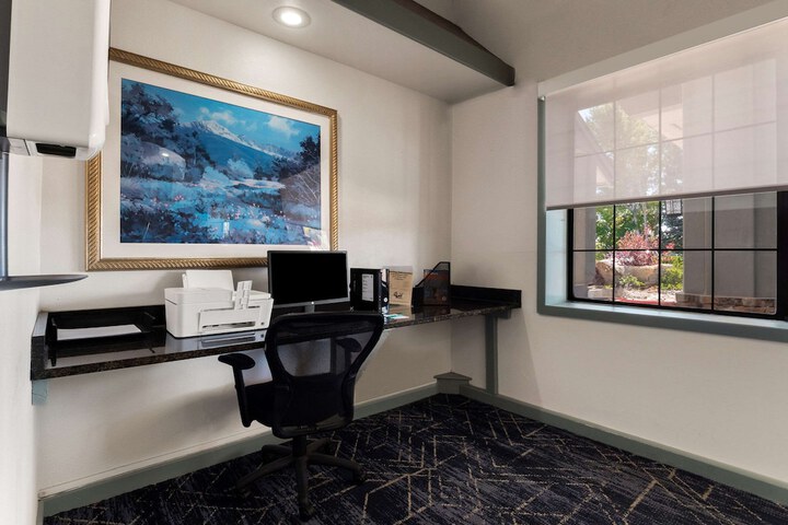 Business Center 52 of 53