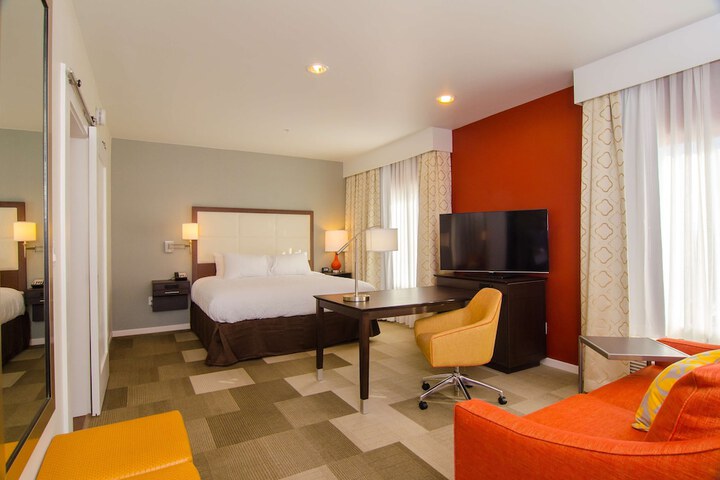 Room 11 of 34