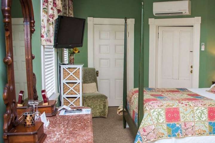 Vandiver Inn