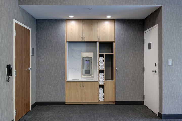 Courtyard by Marriott Iowa City University Heights