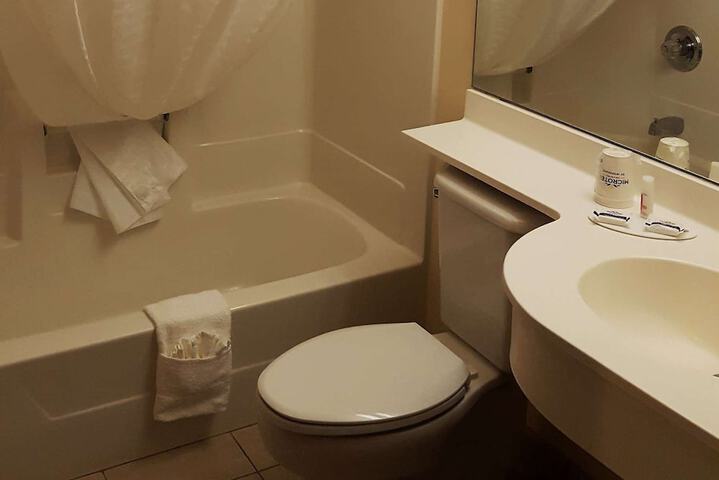 Microtel Inn & Suites by Wyndham Bellevue / Omaha
