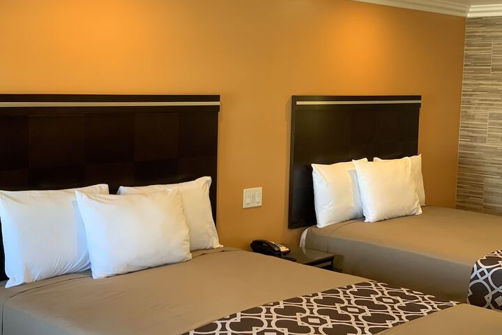 Ontario Inn & Suites