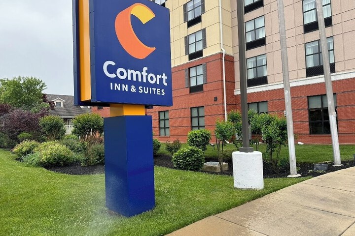 Comfort Inn & Suites Lexington Park near Pax River