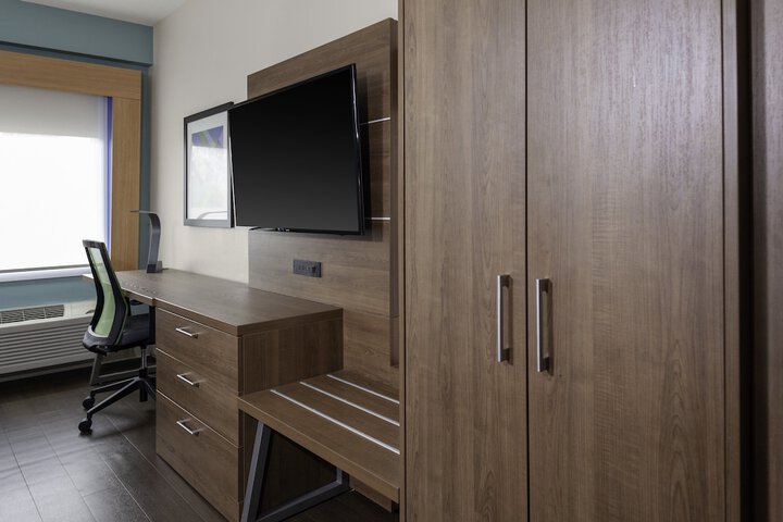 Room 16 of 25