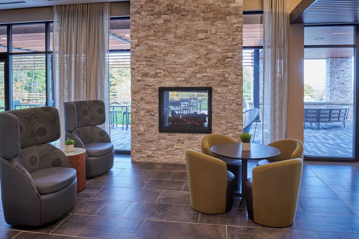 Courtyard by Marriott Petoskey at Victories Square
