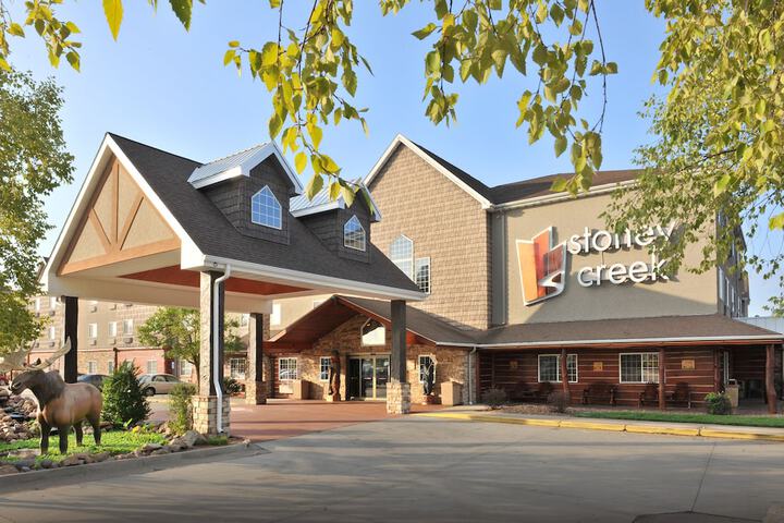 Hotel 2 of 49
