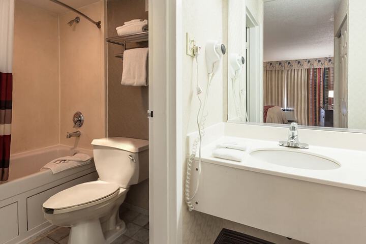 Room 15 of 24