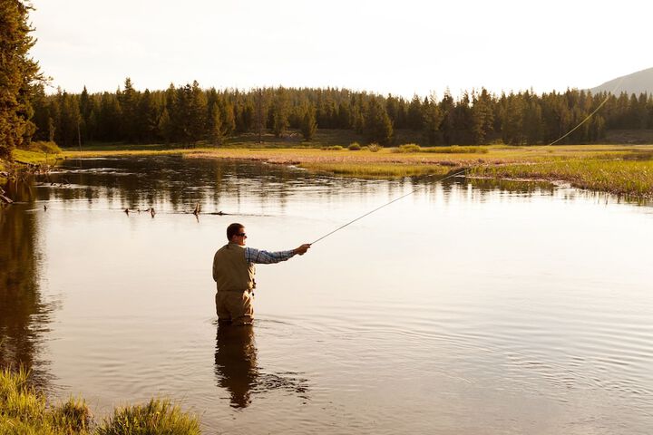 Headwaters Lodge & Cabins at Flagg Ranch