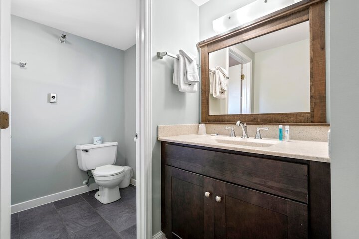 The Lighthouse Inn & Suites