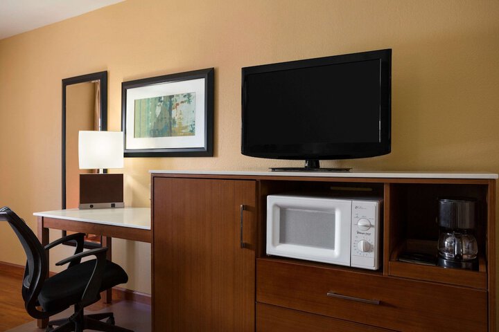 Room 10 of 15