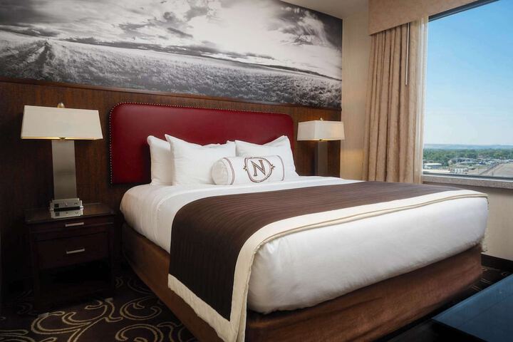 Room 32 of 69