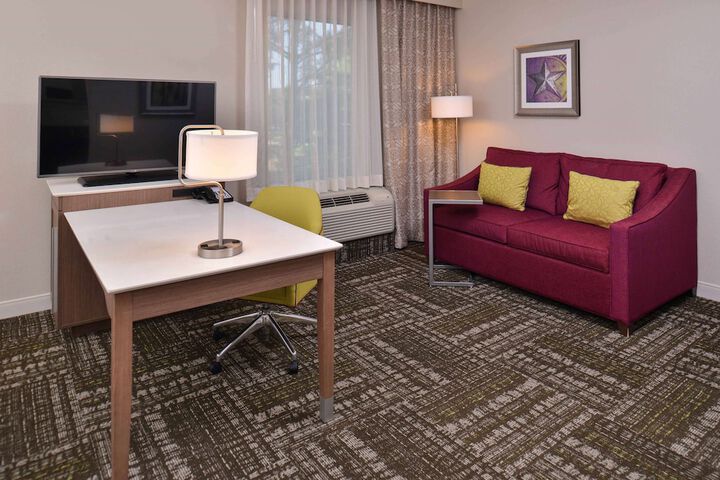 Hampton Inn & Suites Dallas Market Center