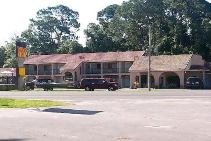 Apalachicola Bay Inn