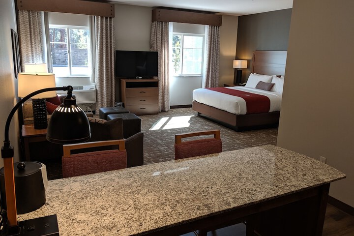 Room 11 of 33
