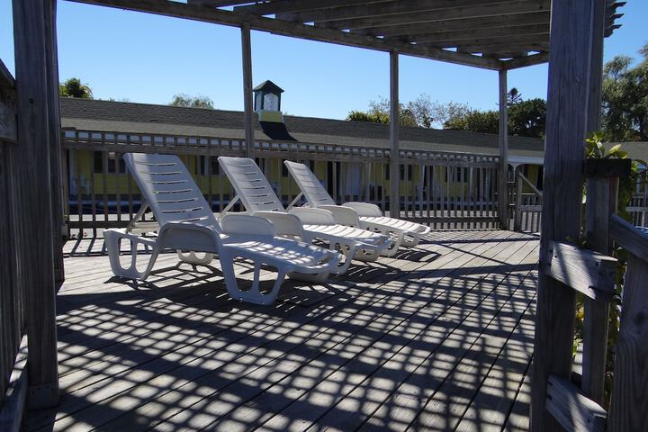 Pool 13 of 40