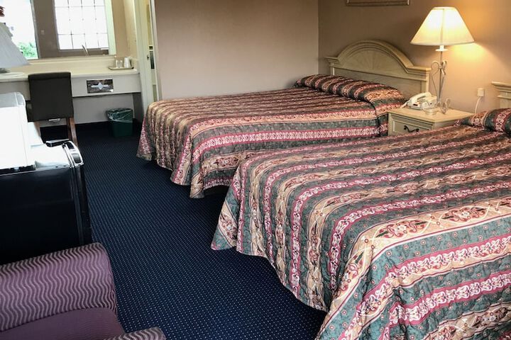 Room 2 of 8