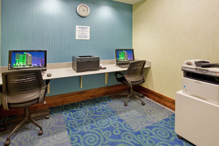 Business Center 80 of 85