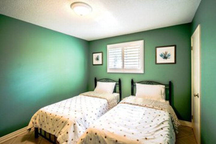 Niagara Falls Lakeview house