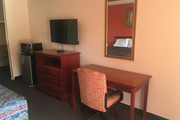 Room 10 of 29