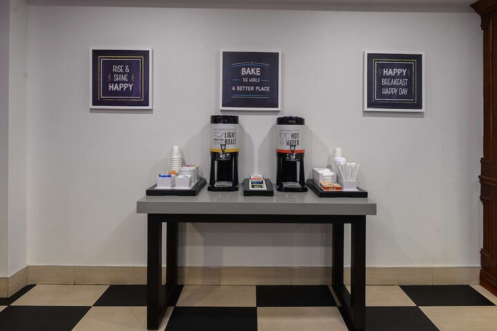 Hampton Inn & Suites ATL-Six Flags