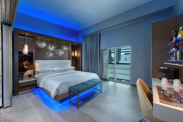 Shade Hotel