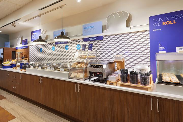 Holiday Inn Express Miami Airport Blue Lagoon Area by IHG