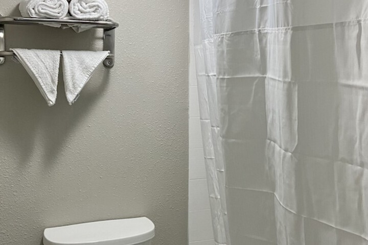 Room 9 of 25