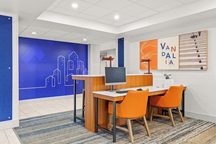 Holiday Inn Express & Suites Vandalia by IHG