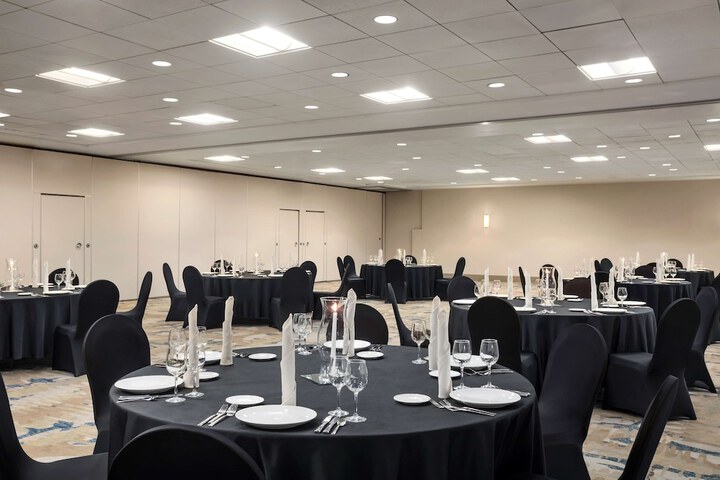 DoubleTree by Hilton Dallas - DFW Airport North
