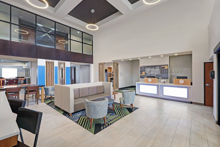 Holiday Inn Express Hotel & Suites NEWPORT by IHG