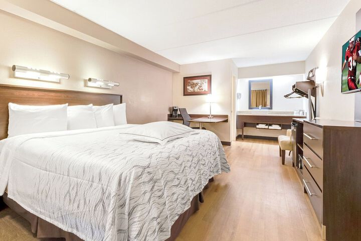 Room 15 of 28